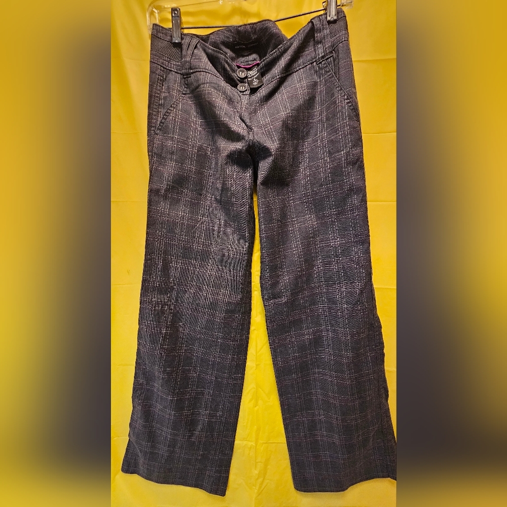 NEW YORK COMPANY Women's grey & black plaid pants 4